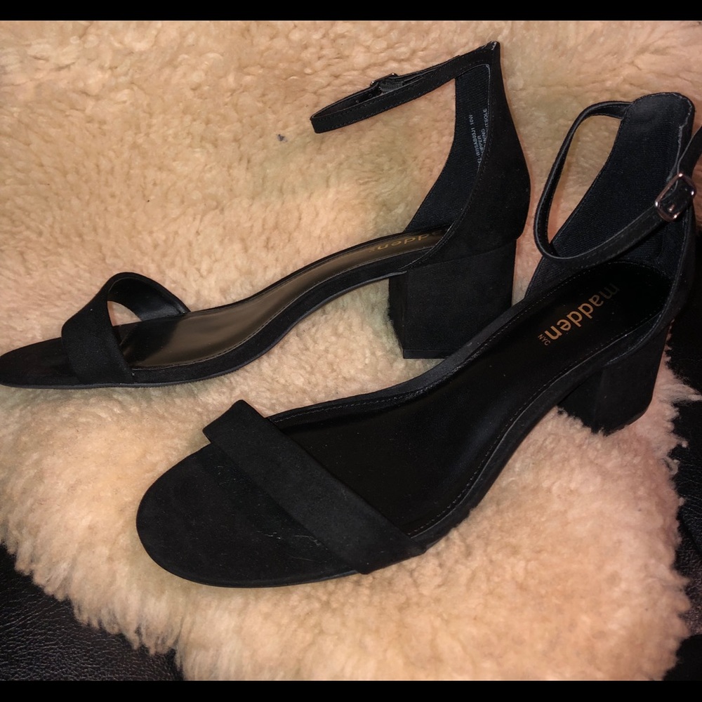 Short heel pumps, worn once!